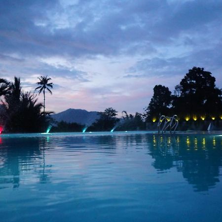 Jhoanie Hotel Tomohon Exterior foto