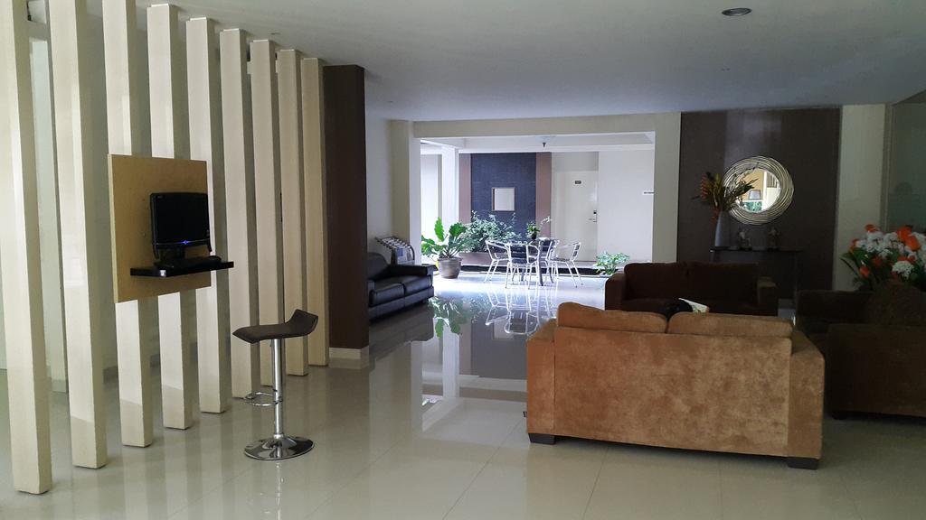Jhoanie Hotel Tomohon Exterior foto