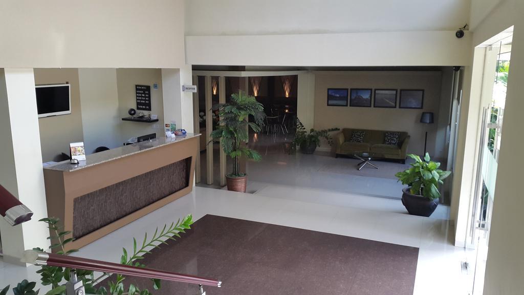 Jhoanie Hotel Tomohon Exterior foto
