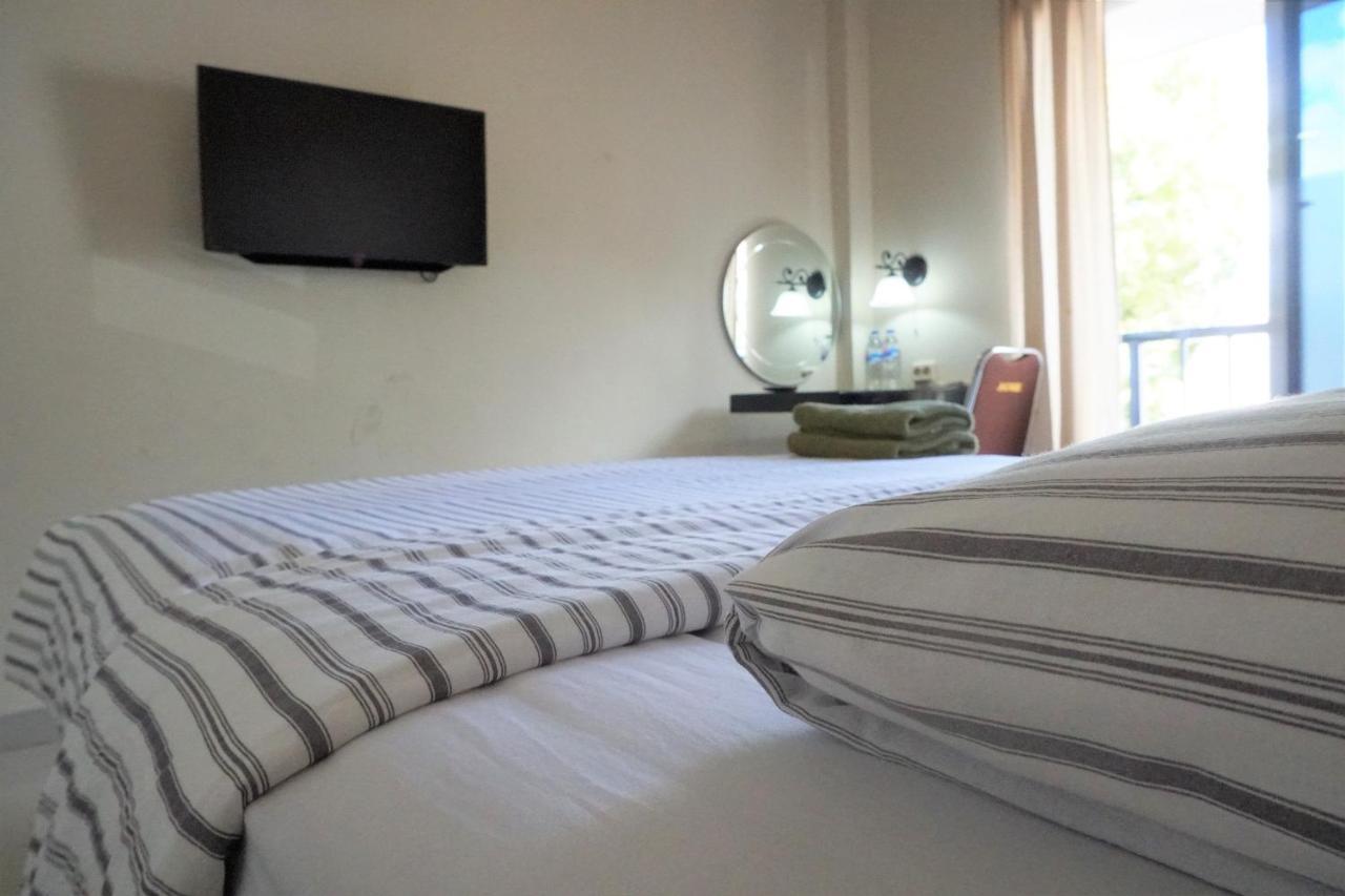 Jhoanie Hotel Tomohon Exterior foto